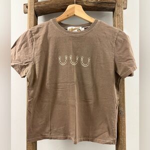 Brown Short Sleeve Tee with Horseshoe Design
